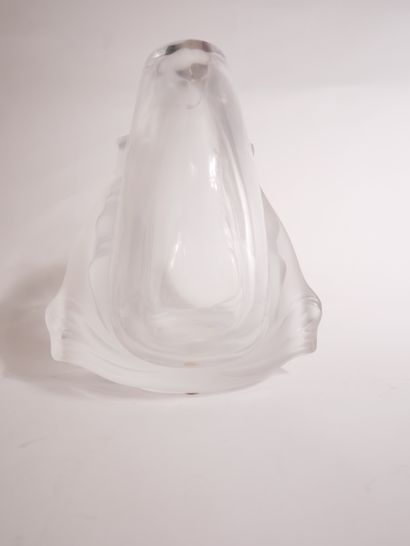 LALIQUE France


Vase en verre moulé pressé,...