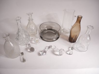 BACCARAT 


Deux carafes et leurs bouchons,...