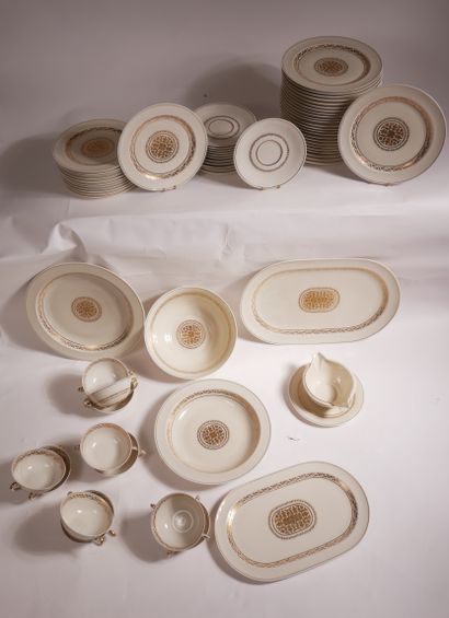 A. VIGNAUD Limoges :


Service en porcelaine...