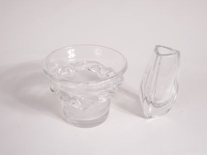 DAUM - BACCARAT 


Deux vases en cristal,...
