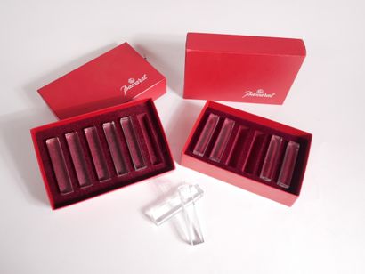 BACCARAT 


Suite de onze porte-couteaux...