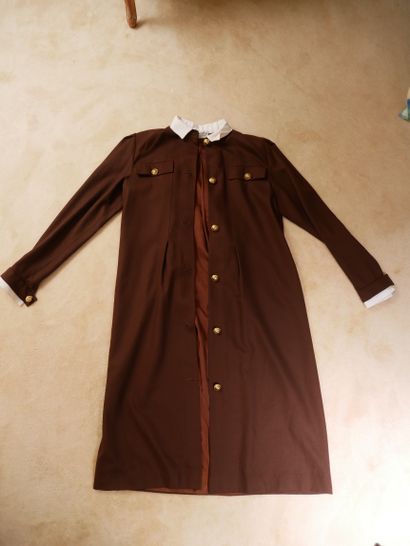 Lot :


TORRENTE Paris 


Robe en tissu marron,...