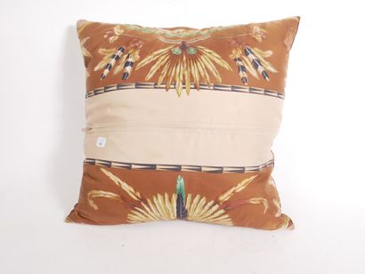 HERMES Paris 


Coussin en soie à décor imprimé,...