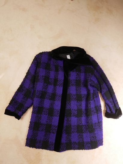 UNGARO 


Manteau en laine teintée noire...