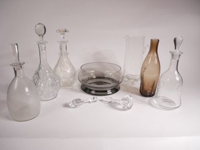 BACCARAT 


Deux carafes et leurs bouchons,...