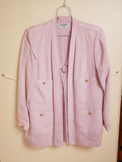 CHANEL Boutique 


Veste, jupe, ceinture...
