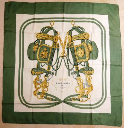 HERMES Paris - Hugo GRYGKAR


Carré en soie...