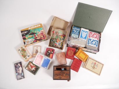 Lot de jeux de cartes, jeux de hasard, jeux...