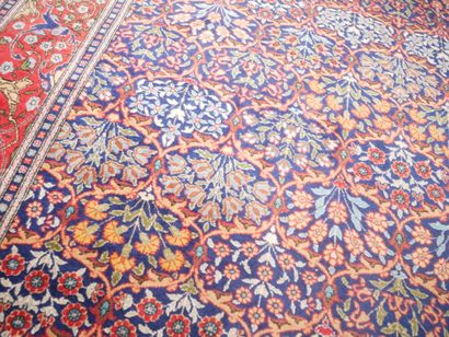 Lot de trois tapis : 


Un tapis 


207 x...