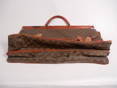 Louis VUITTON 


Sac à double soufflet en...