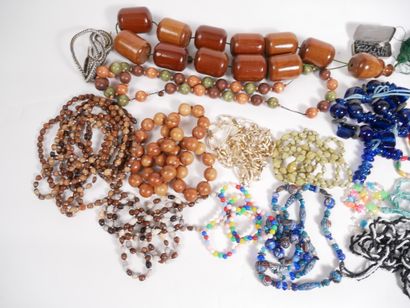Lot de bijoux fantaisies et de bijoux et...