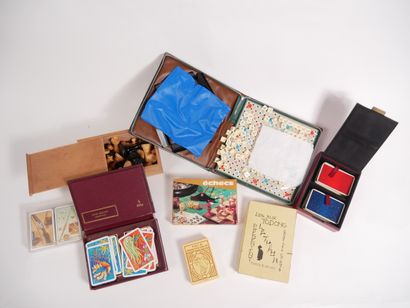 Lot de jeux de cartes, jeux de hasard, jeux...
