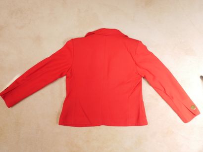 YVES SAINT LAURENT Variation 


Veste et...