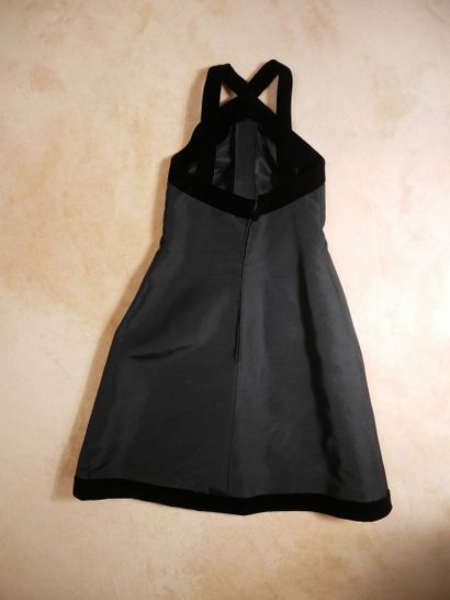 Jean HERCEY Paris


Robe du soir en tissu...