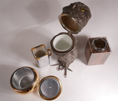 Lot :


- Rafraichissoir à bouteille en étain...