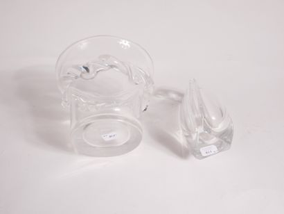 DAUM - BACCARAT 


Deux vases en cristal,...