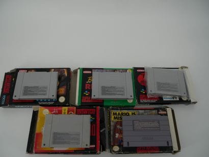 *NINTENDO
Set of 4 European Super NINTENDO...