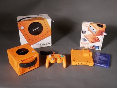 *NINTENDO
- Gamecube console
- Game Boy Player...