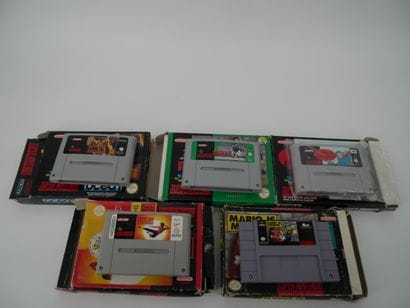 *NINTENDO
Set of 4 European Super NINTENDO...