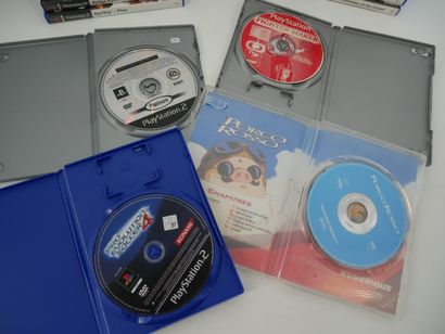 *SONY. PLAYSTATION 2
Lot of thirty-two various...