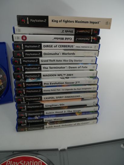 *SONY. PLAYSTATION 2
Lot of thirty-two various...