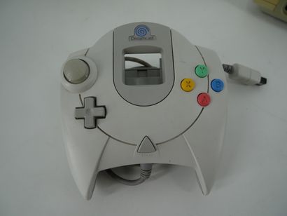 *SEGA. DREAMCAST
Two game consoles with two...
