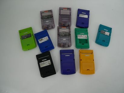 *NINTENDO. 
Set of eight GAME BOY COLOR different...