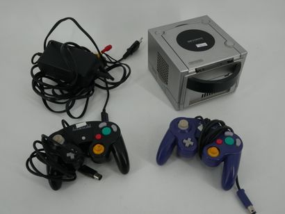 *NINTENDO. GAME CUBE
Grey game console
 with...