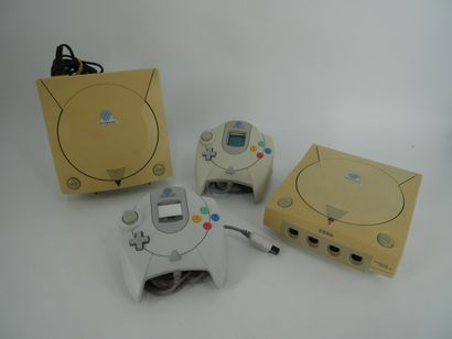 *SEGA. DREAMCAST
Two game consoles with two...