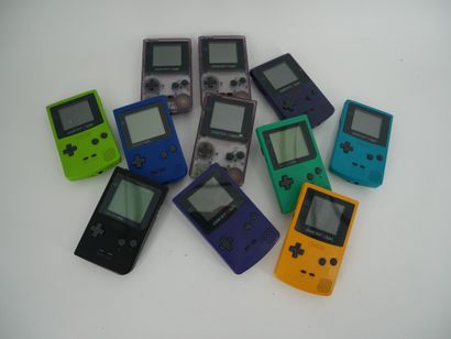 *NINTENDO. 
Set of eight GAME BOY COLOR different...