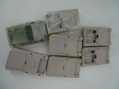 *NINTENDO.
Lot of seven GAME BOY TM, one...