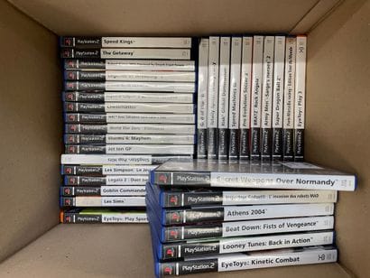 *SONY. PLAYSTATION 2
Lot of thirty-three...