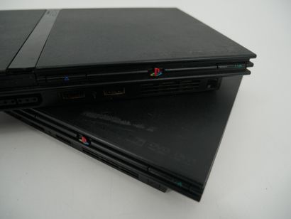 *SONY. PLAYSTATION 2
Two consoles 
As is