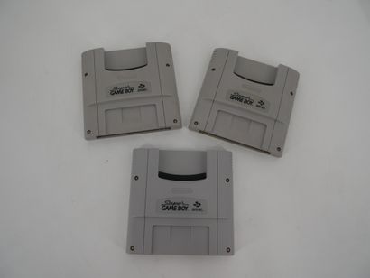 *NINTENDO.
Set of three SUPER GAME BOY accessories
As...