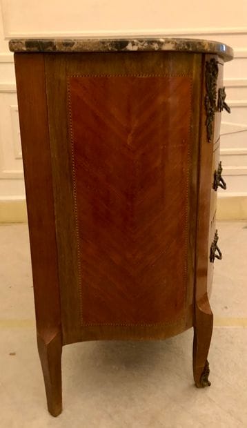 Curved chest of drawers in veneered wood...