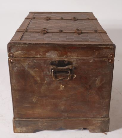 Small travel trunk in wood sheathed in imitation...