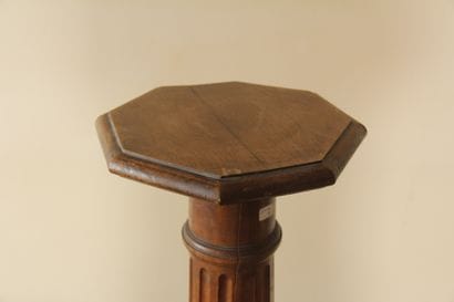 Natural wood selette with fluted shaft, octagonal...