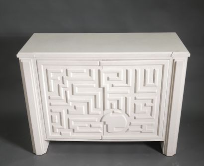 80s lot:
- Cream laminate sideboard
H: 83...