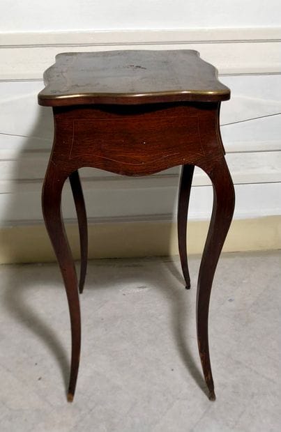 Louis XV-style wood veneer inlaid with flowers,...