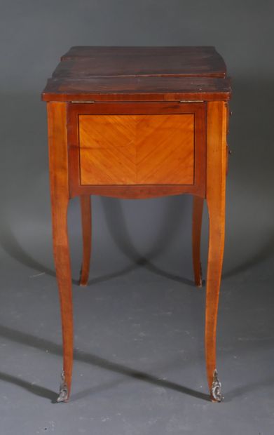 Veneered dressing table in mahogany frames,...