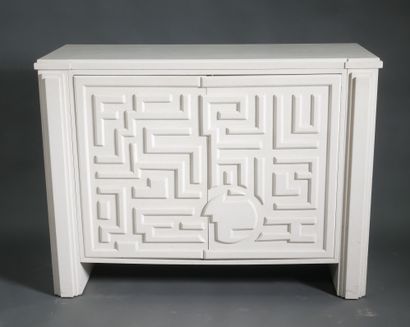 80s lot:
- Cream laminate sideboard
H: 83...