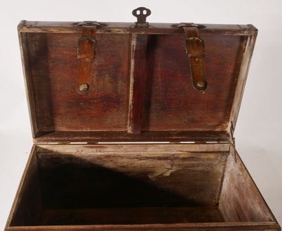 Small travel trunk in wood sheathed in imitation...