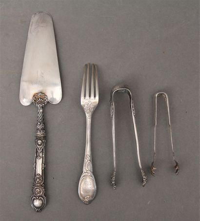 Lot de couverts en argent 950°/°°: 
- Une...