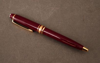 MONTBLANC
Petit stylo bille Meisterstück...