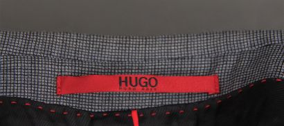 *HUGO BOSS - KARL LAGERFELD
Une veste en...