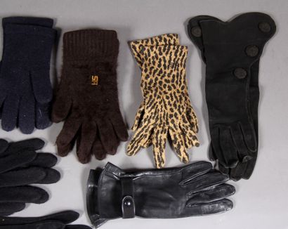 Sonia RYKIEL et divers 
Neuf paires de gants...
