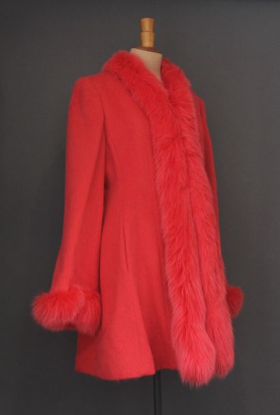 Georges RECH
Manteau en alpaga et viscose...