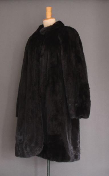 SAGA MINK
Manteau 3/4 en vison
