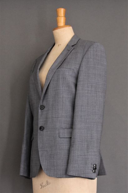 *HUGO BOSS - KARL LAGERFELD
Une veste en...