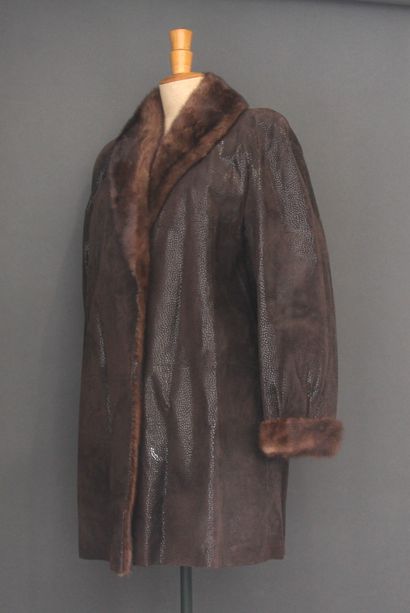 SPRUNG FRERES création
Manteau en agneau...